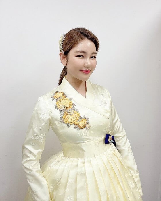 가수 송가인, 스타랭킹 여자 트롯 1위 등극... '10만 2730표' 압도적 저력 입증